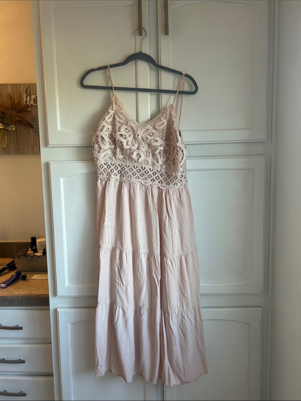 Lace-Detail Blush Pink Maxi Dress with Spaghetti Straps